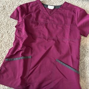 Wine scrub top